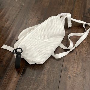 Lululemon belt bag